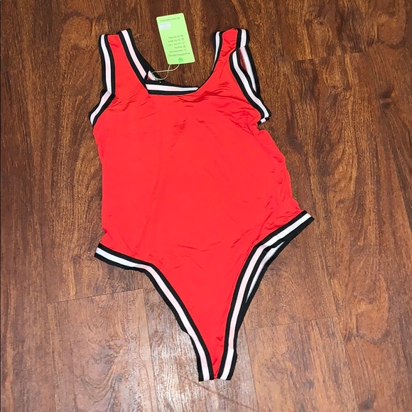 Jersey Style Bodysuit| ✨ ᴛʜᴇ ɢʟᴏᴡ ᴜᴘ ɪs ʀᴇᴀʟ - Picture 4 of 5